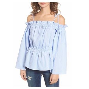 Off the shoulder top by 4SI3NNA